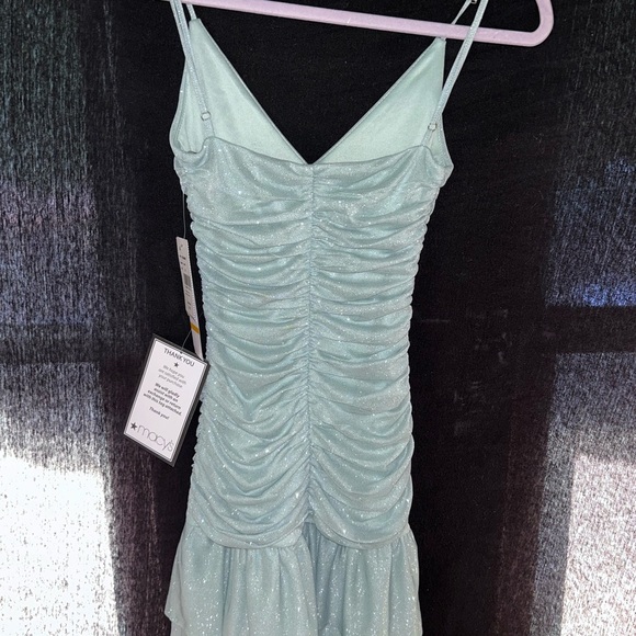 Jump Shimmering Light Blue Dress - Picture 2 of 4